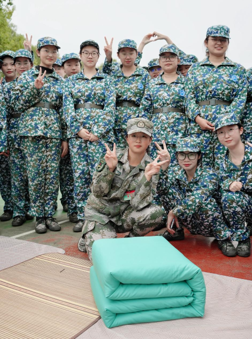 67bd7fa2351f4cada7c017ed17584b5e.png 图片5.png